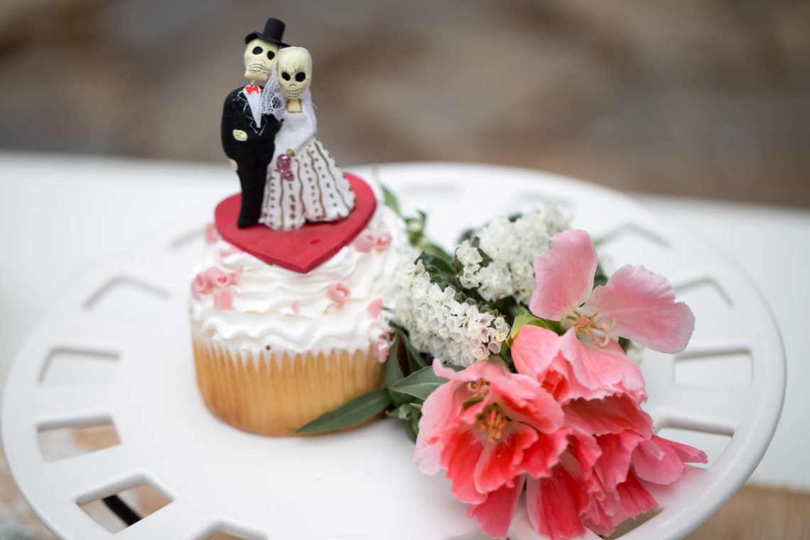 Cruz Reception Cake 121 WOODINVILLE BACKYARD POOL WEDDING | WOODINVILLE WEDDING PHOTOGRAPHER