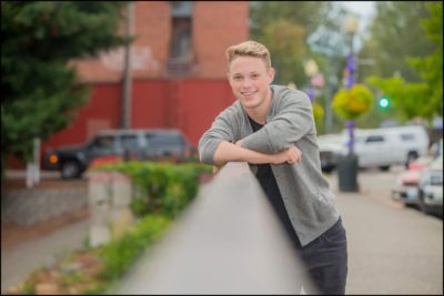 HIGH SCHOOL SENIOR PORTRAITS loading HIGH SCHOOL SENIOR PORTRAITS