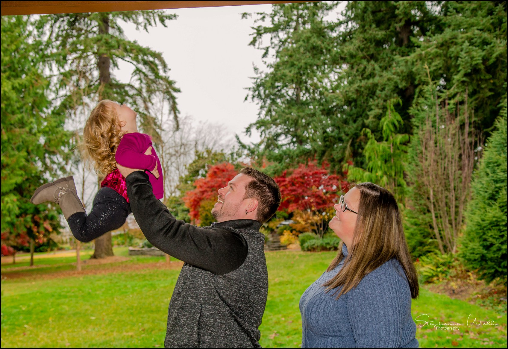 Rainy Day Family Session | Evergreen Arboretum & Gardens | Everett Family Portrait Photographer
