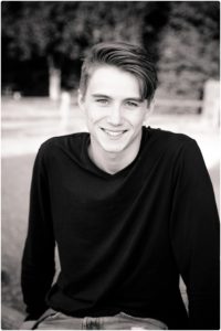 HIGH SCHOOL SENIOR PORTRAITS loading HIGH SCHOOL SENIOR PORTRAITS