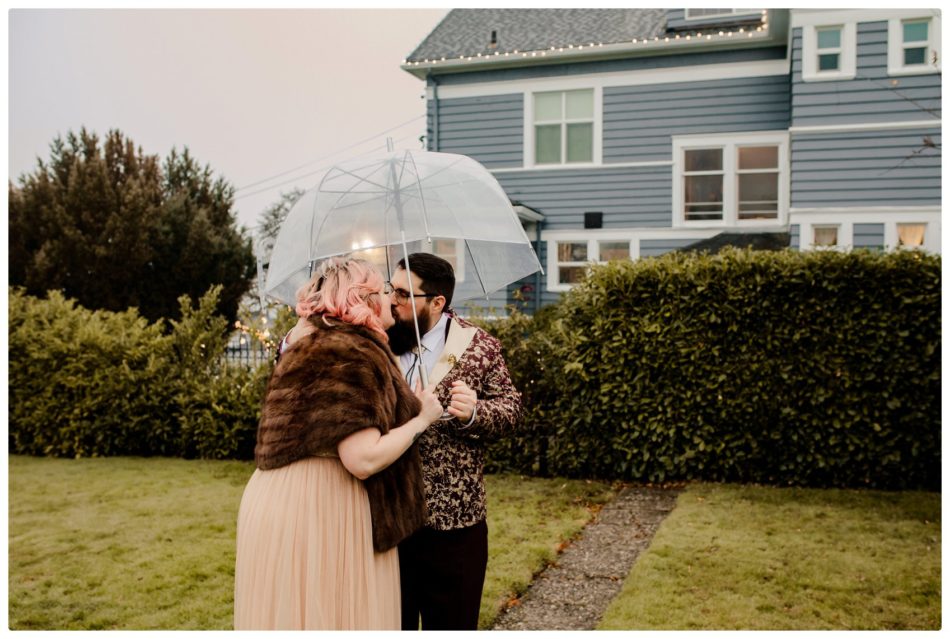 2021 06 01 0017 950x639 NANTUCKET INN ANACORTES NEW YEARS ELOPEMENT | KELSEY & TROY