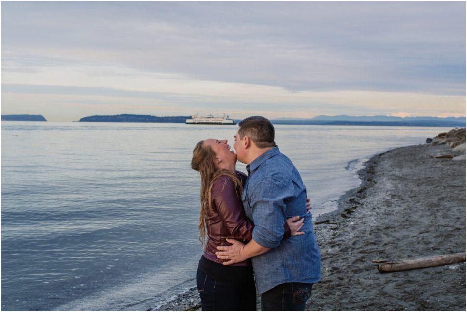 Stephanie Will 151 950x635 Mukilteo Lighthouse Beach Couples Session