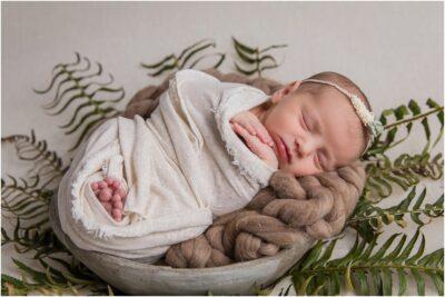 loading Maternity & Newborn Portraits