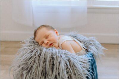 loading Maternity & Newborn Portraits