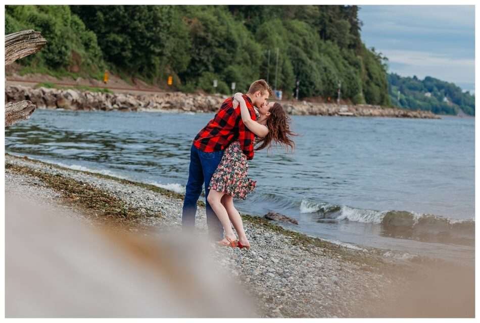 Mukilteo Lighthouse Engagement Yianni Elizabeth 0024 950x640 Mukilteo Lighthouse Engagement | Yianni & Elizabeth