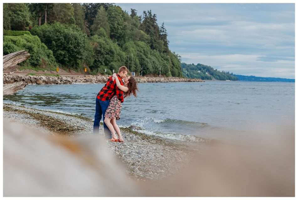 Mukilteo Lighthouse Engagement Yianni Elizabeth 0025 950x640 Mukilteo Lighthouse Engagement | Yianni & Elizabeth