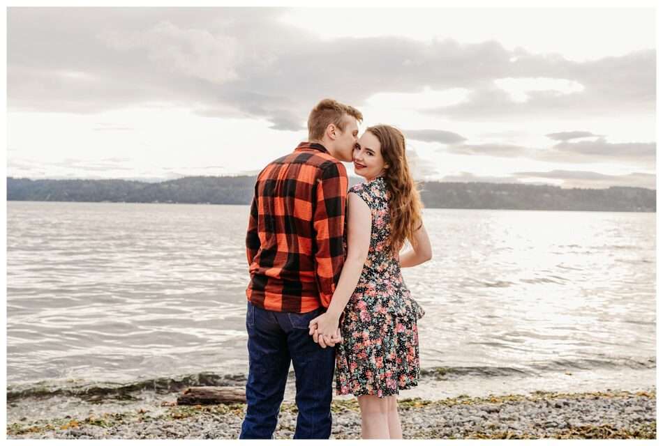 Mukilteo Lighthouse Engagement Yianni Elizabeth 0034 950x640 Mukilteo Lighthouse Engagement | Yianni & Elizabeth