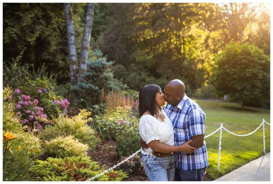 Chateau Ste. Michelle Couples Photos in Summer Nikki Leon 0020 950x640 Chateau Ste. Michelle Couples Photos in Summer | Nikki & Leon