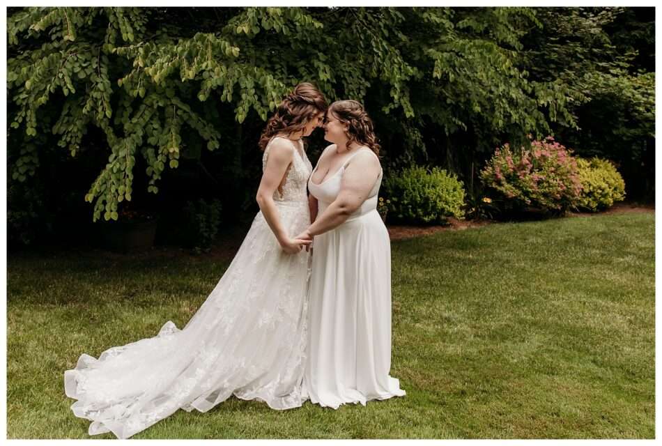 Evergreen Gardens Wedding | Erika + Trisha Evergreen Gardens Wedding Erika Trisha 0005 950x640 Evergreen Gardens Wedding | Erika + Trisha