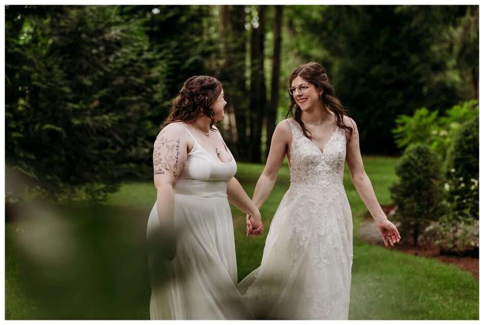 Evergreen Gardens Wedding | Erika + Trisha Evergreen Gardens Wedding Erika Trisha 0013 950x639 Evergreen Gardens Wedding | Erika + Trisha