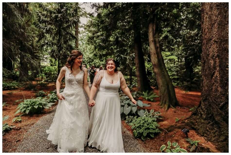 Evergreen Gardens Wedding | Erika + Trisha Evergreen Gardens Wedding Erika Trisha 0024 950x639 Evergreen Gardens Wedding | Erika + Trisha