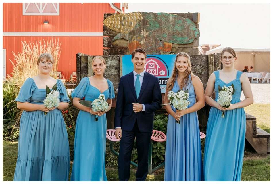 Tractoring Love at Snohomish Stocker Farms Allie Alex 0060 950x640 Tractoring Love at Snohomish Stocker Farms | Allie & Alex