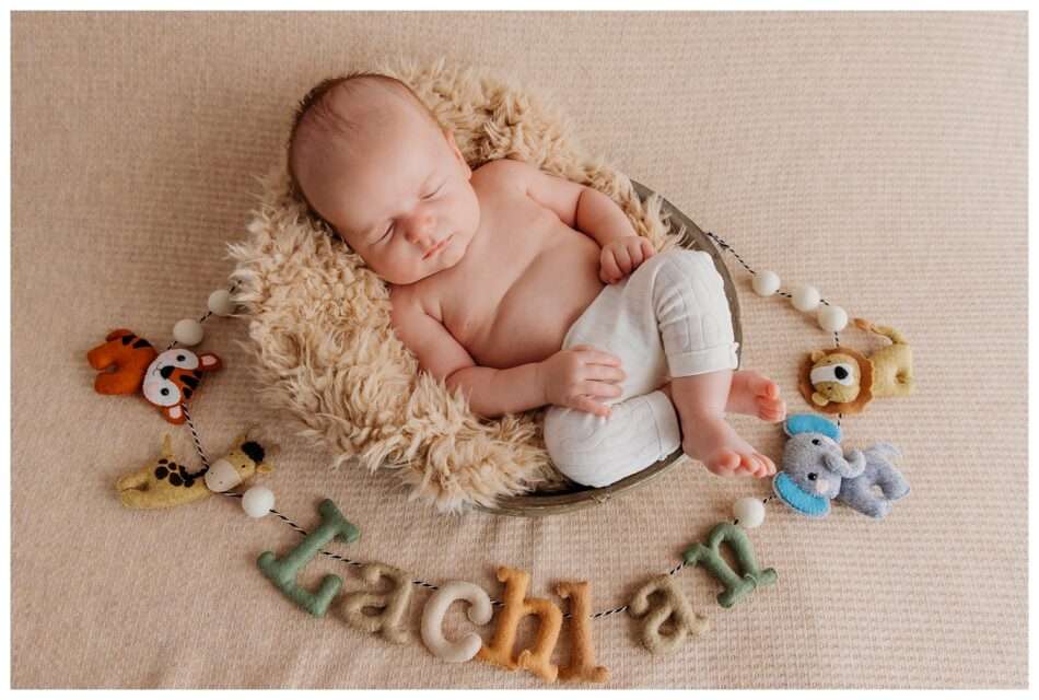 Lachlan’s Mini Newborn Session | Downtown Everett Studio Lachlans Mini Newborn Session Downtown Everett Studio 0005 950x640 Lachlan’s Mini Newborn Session | Downtown Everett Studio