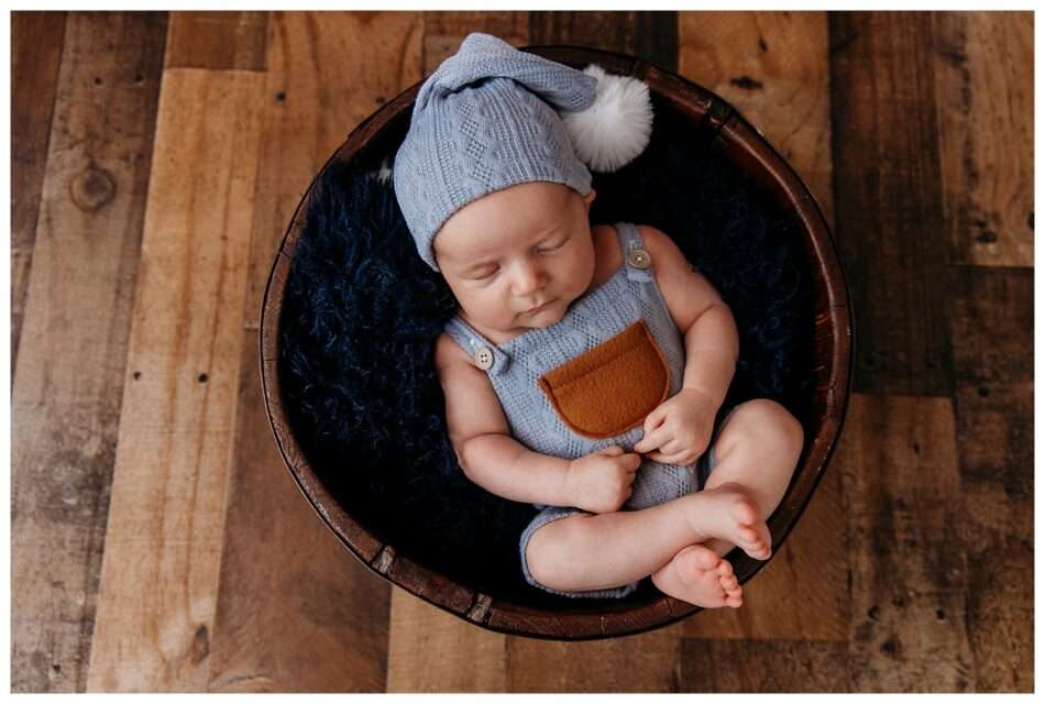 Lachlan’s Mini Newborn Session | Downtown Everett Studio Lachlans Mini Newborn Session Downtown Everett Studio 0013 950x640 Lachlan’s Mini Newborn Session | Downtown Everett Studio