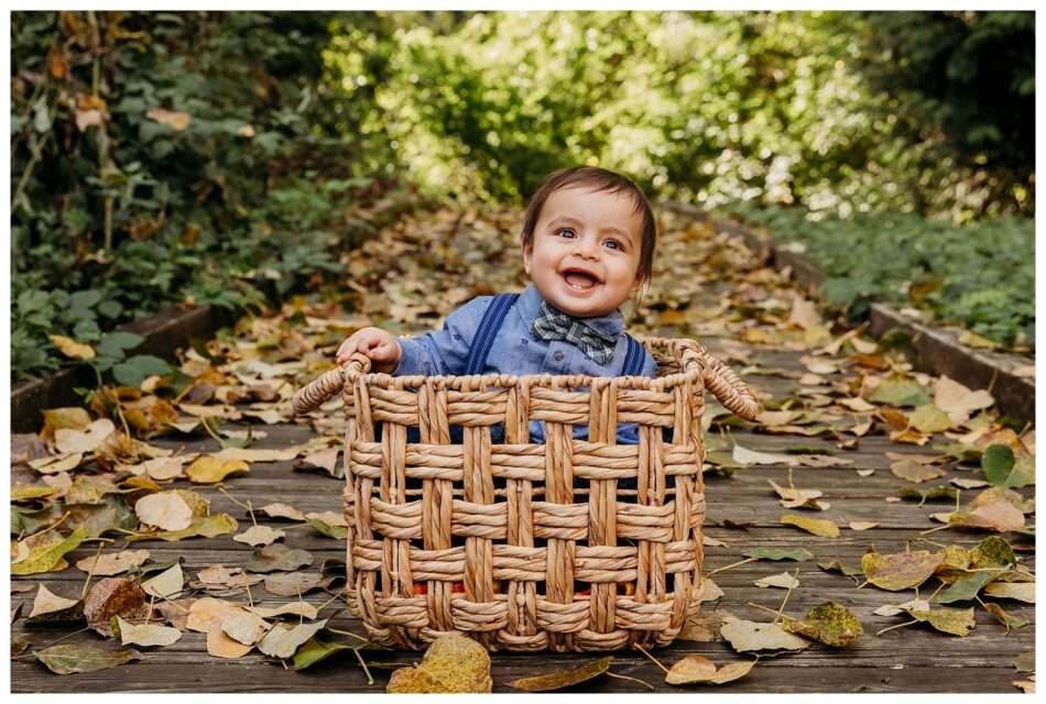 Sweet Beginnings: A 6 Month Family Session at Bothell Landing Sweet Beginnings A 6 Month Family Session at Bothell Landing 0012 950x640 Sweet Beginnings: A 6 Month Family Session at Bothell Landing