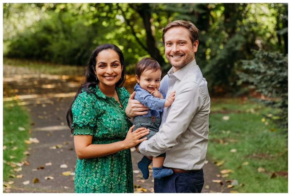 Sweet Beginnings: A 6 Month Family Session at Bothell Landing Sweet Beginnings A 6 Month Family Session at Bothell Landing 0017 950x640 Sweet Beginnings: A 6 Month Family Session at Bothell Landing