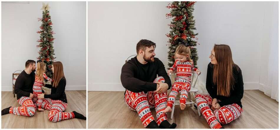Cozy Christmas Magic in Downtown Everett Family Ns 2025 Holiday Pajama Session 0003 950x441 Cozy Christmas Magic in Downtown Everett | Family N’s 2025 Holiday Pajama Session