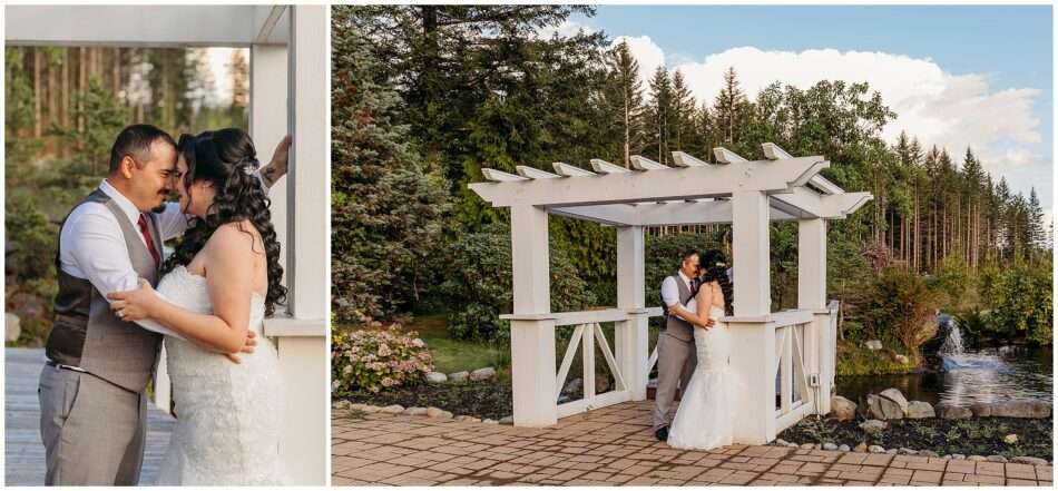 Katie Justins Romantic Burgundy Dusty Rose Wedding at Natures Connection 0055 950x441 Katie & Justin’s Romantic Burgundy & Dusty Rose Wedding at Nature’s Connection