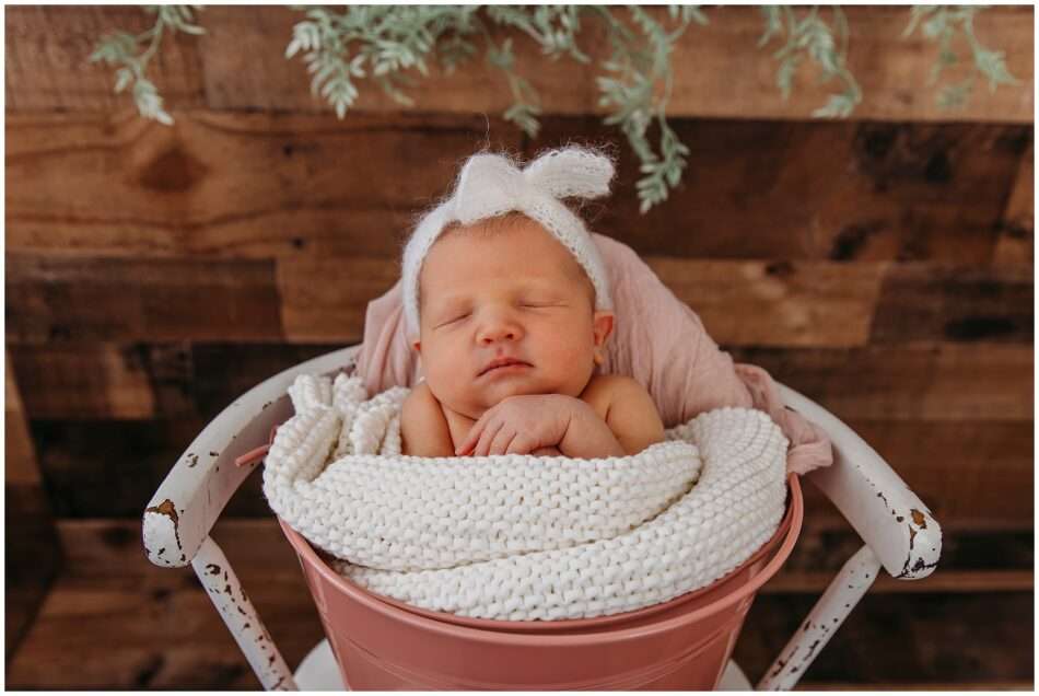 Poppy’s Newborn Session | A Cozy Fall, Boho & Halloween Inspired Family Story in Downtown Everett Poppys Newborn Session A Cozy Fall Boho Halloween Inspired Family Story in Downtown Everett 0009 950x636 Poppy’s Newborn Session | A Cozy Fall, Boho & Halloween Inspired Family Story in Downtown Everett